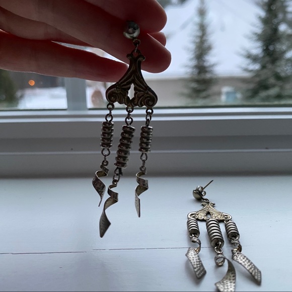 Vintage silver tin chandelier drop earrings - Picture 4 of 7